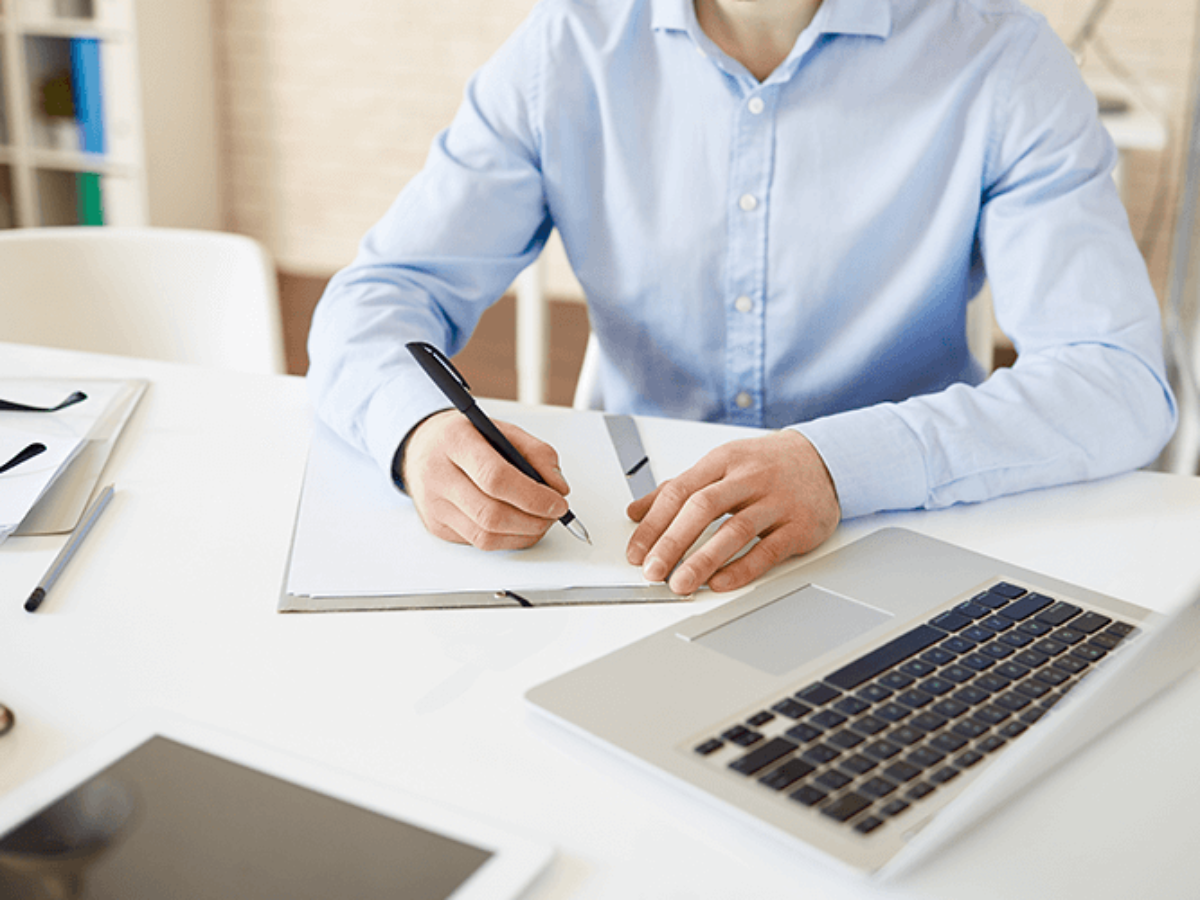How far back does an employee background check go?